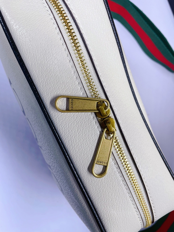 激安グッチバッグコピー着用イメージ